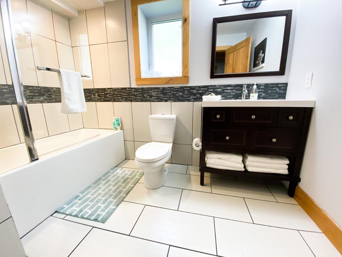 Journey'S End - 2 Bed 1 Bath Suite Golden Extérieur photo