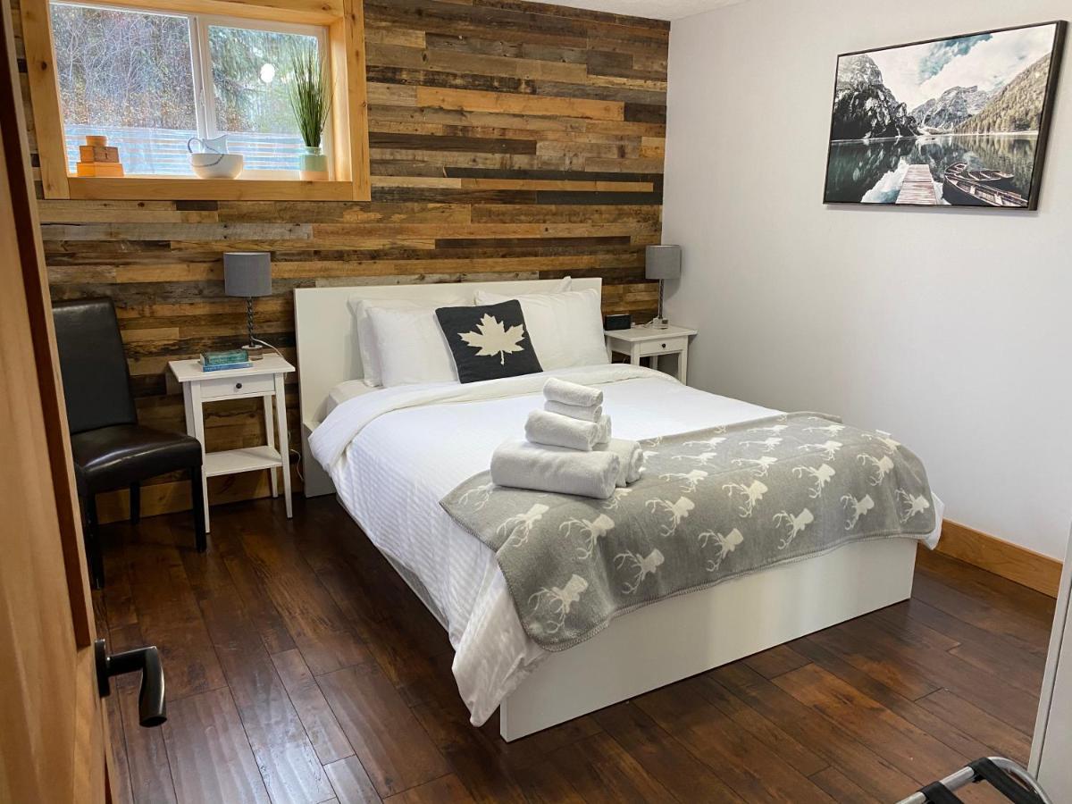 Journey'S End - 2 Bed 1 Bath Suite Golden Extérieur photo