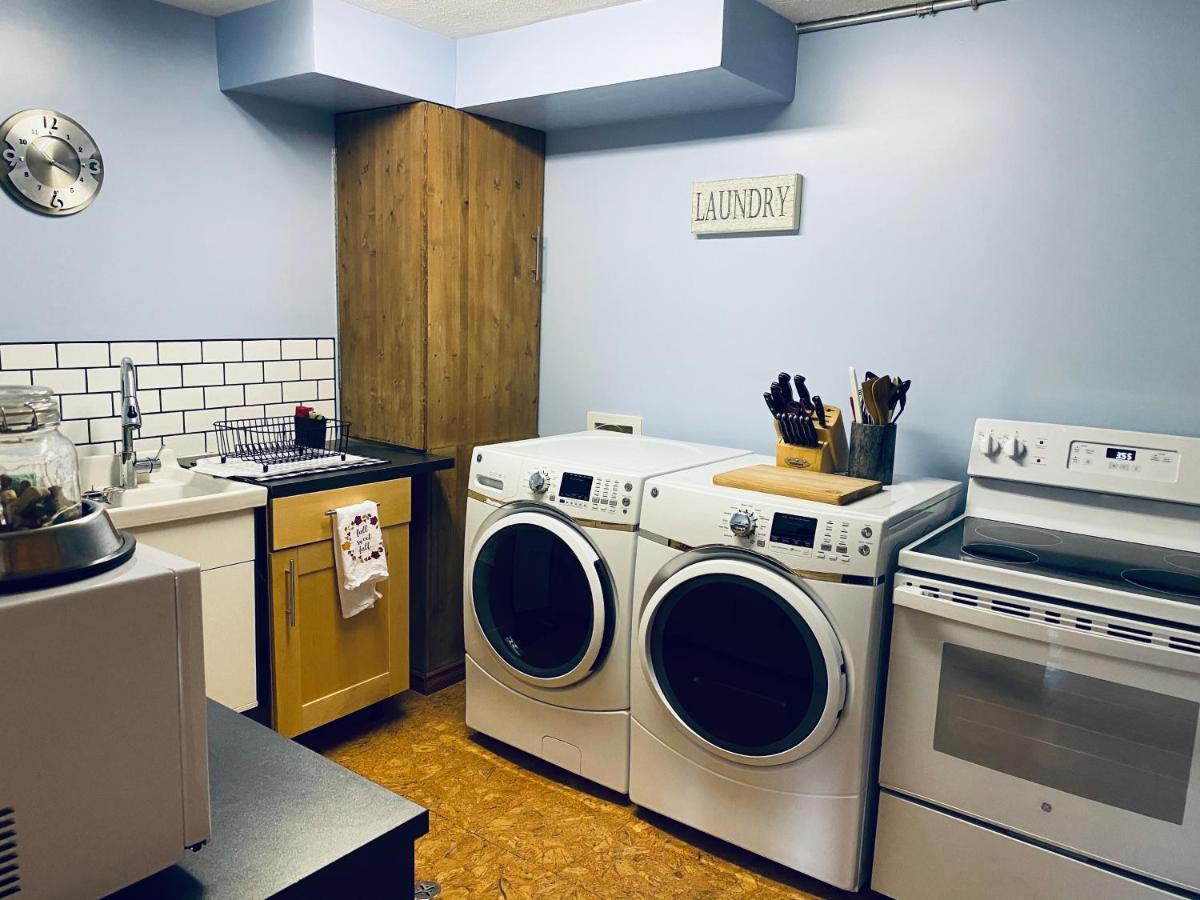 Journey'S End - 2 Bed 1 Bath Suite Golden Extérieur photo